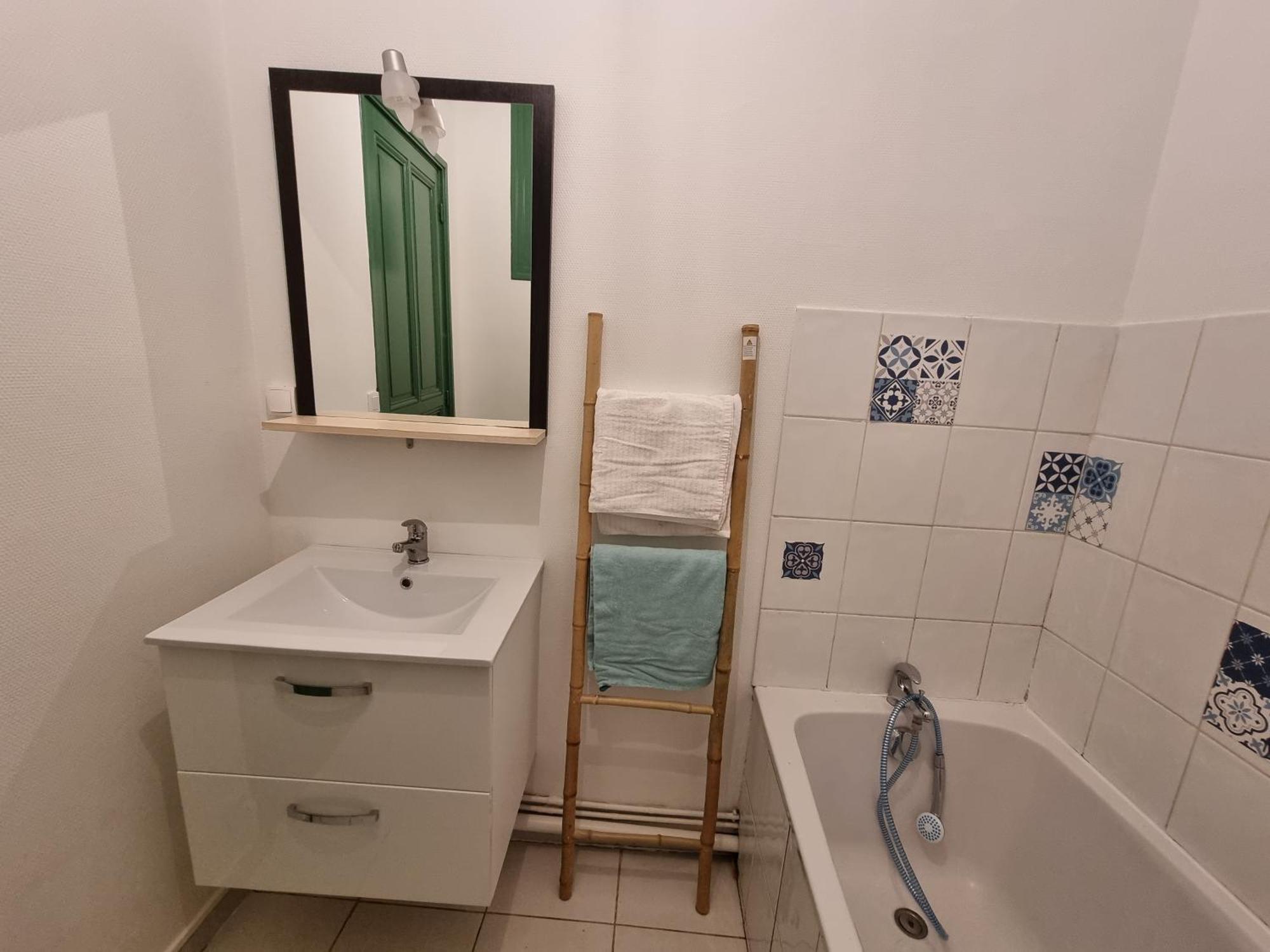 L Essentiel Gite Pour 6 Personnes Sireuil  Εξωτερικό φωτογραφία